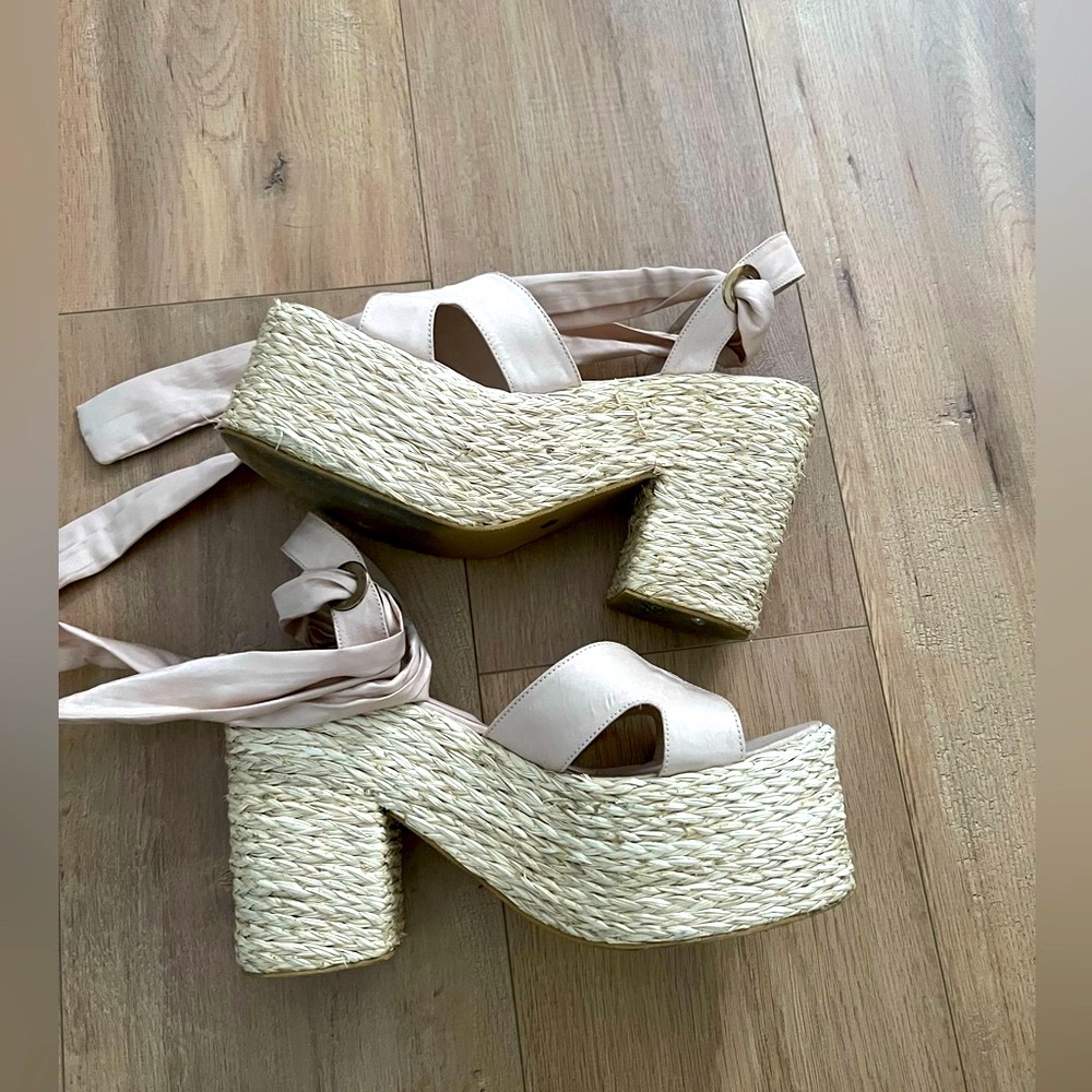 Golden Bar Wedges